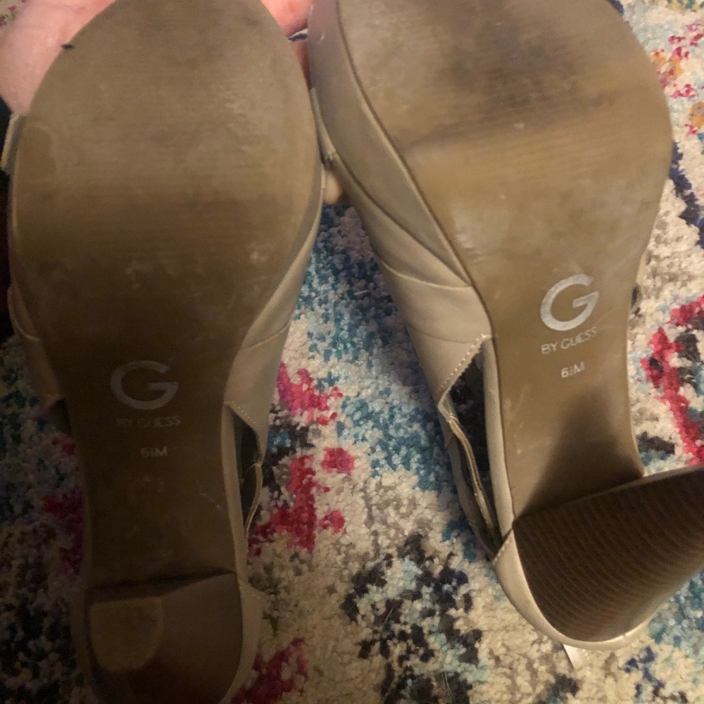 Guess Heels - Picture 4 of 4